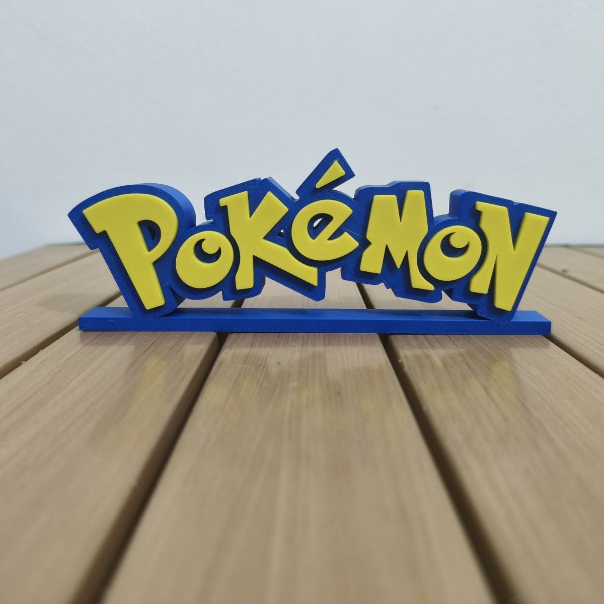 Espositore con logo Pokemon, n - Anime Cosplay Pokemon recensione e prezzo