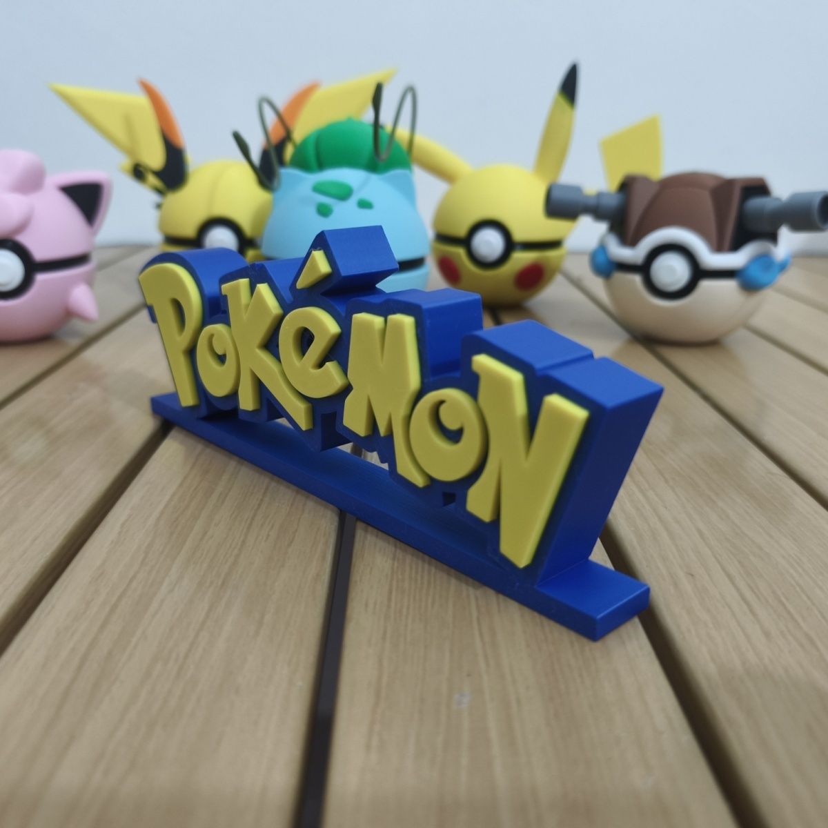 Espositore con logo Pokemon, n - Anime Cosplay Pokemon recensione e prezzo
