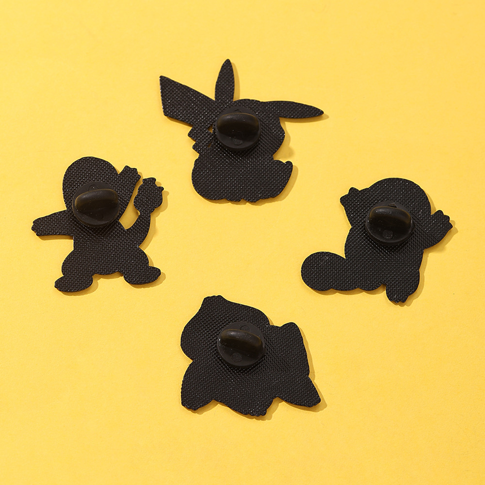 Set di 4 spille smaltate Pokém - Anime Cosplay Pokemon recensione e prezzo